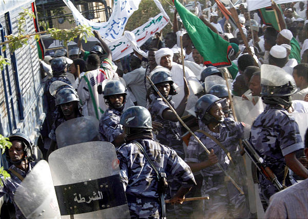 File:Sudanprotesters6.jpg