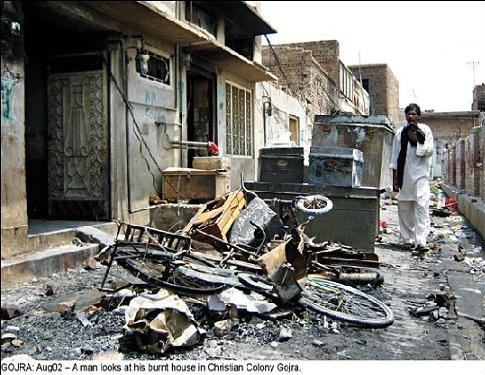 File:Images-riot-Pakistan-0001.jpg