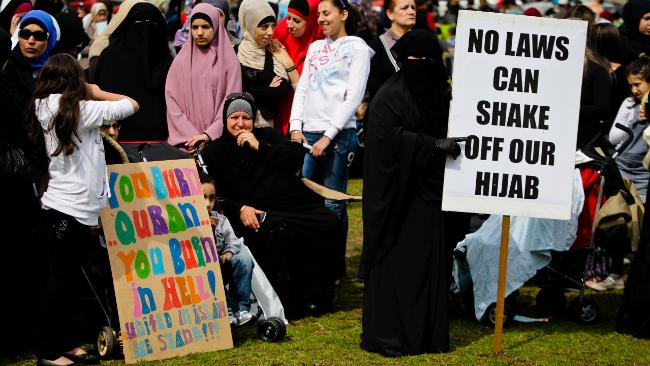 File:Hijab-protest-01.jpg