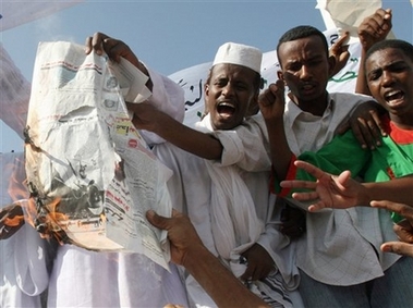 File:Sudanprotesters4.jpg